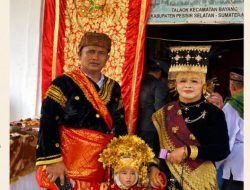 YULI ALBER ROZI,S.I.P DIKUKUHKAN SEBAGAI PENGHULU SUKU MELAYU KAPEH PANJI JAYA TALAOK