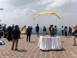 Dandim Kulon Progo Hadiri Pembukaan Festival Paralayang Tahun 2026